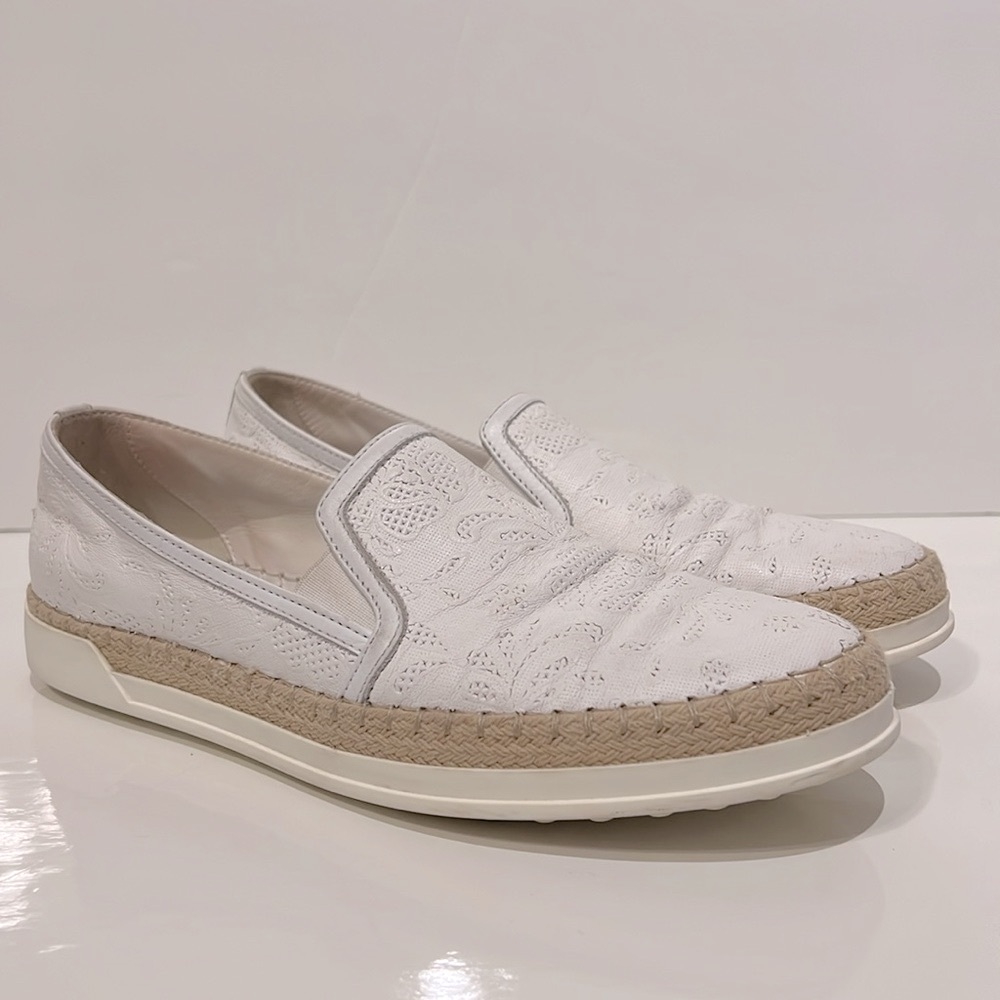 Tod’s White Textured Leather Loafers Size 37.5